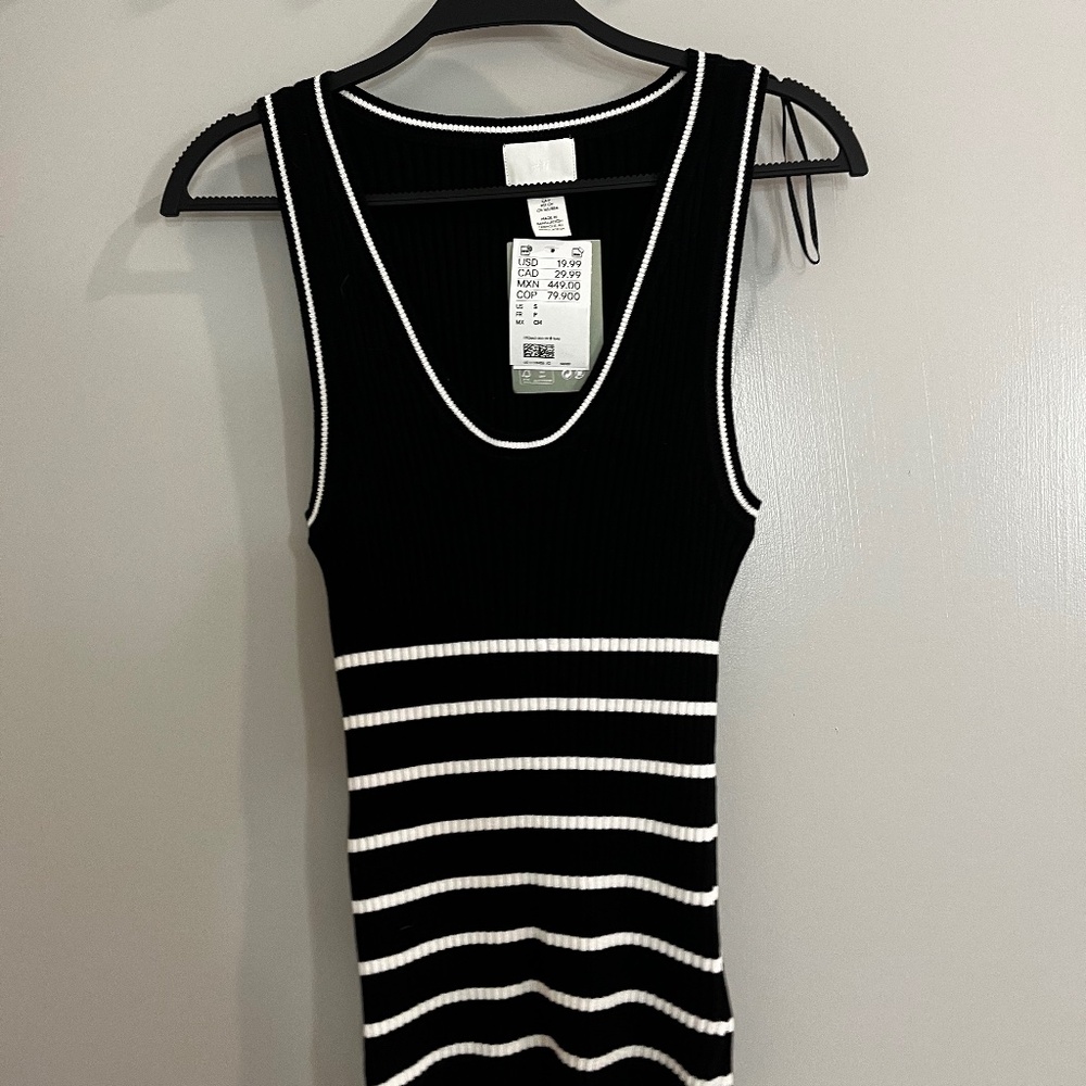 Black and White Knit Top